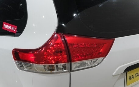 Toyota Sienna III, 2010 год, 1 539 000 рублей, 10 фотография