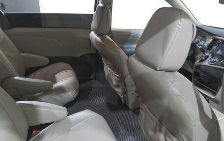 Toyota Sienna III, 2010 год, 1 539 000 рублей, 25 фотография