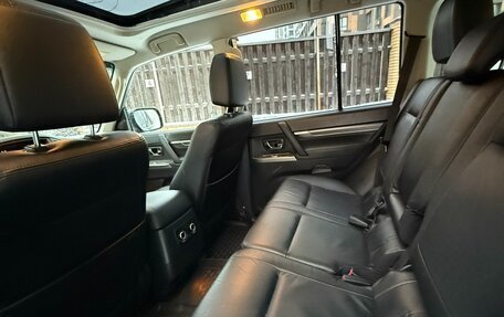 Mitsubishi Pajero IV, 2013 год, 2 150 000 рублей, 17 фотография