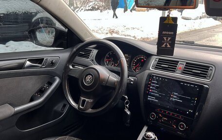 Volkswagen Jetta VI, 2011 год, 780 000 рублей, 3 фотография