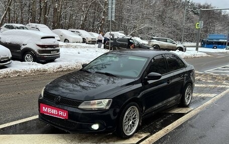 Volkswagen Jetta VI, 2011 год, 780 000 рублей, 2 фотография