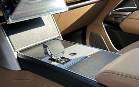 Land Rover Range Rover IV рестайлинг, 2025 год, 27 990 000 рублей, 15 фотография