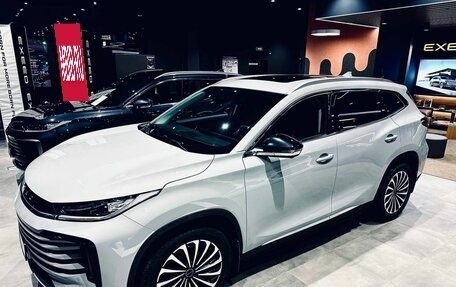 CheryExeed TXL, 2023 год, 2 400 000 рублей, 3 фотография