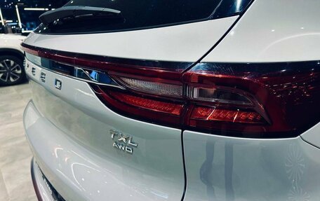 CheryExeed TXL, 2023 год, 2 400 000 рублей, 8 фотография