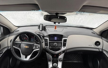 Chevrolet Cruze II, 2011 год, 390 000 рублей, 15 фотография