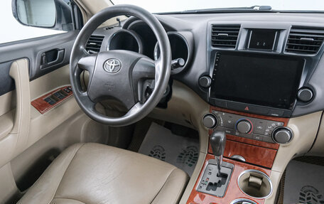 Toyota Highlander III, 2009 год, 1 999 000 рублей, 10 фотография