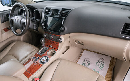 Toyota Highlander III, 2009 год, 1 999 000 рублей, 13 фотография