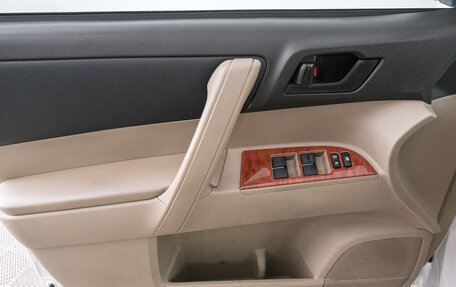 Toyota Highlander III, 2009 год, 1 999 000 рублей, 20 фотография