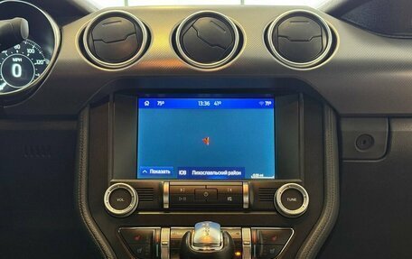 Ford Mustang VI рестайлинг, 2019 год, 2 397 000 рублей, 12 фотография