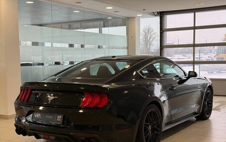 Ford Mustang VI рестайлинг, 2019 год, 2 397 000 рублей, 6 фотография