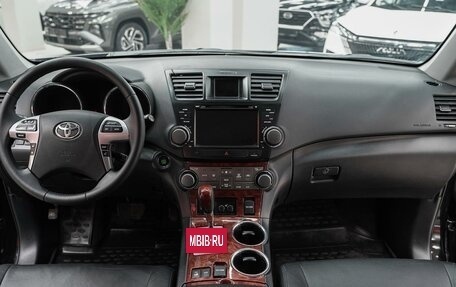 Toyota Highlander III, 2012 год, 1 950 000 рублей, 12 фотография