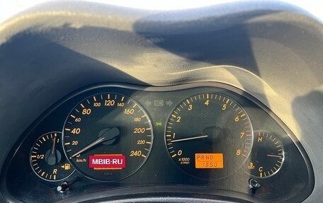 Toyota Avensis III рестайлинг, 2003 год, 525 000 рублей, 14 фотография