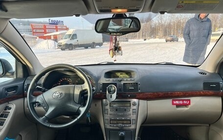 Toyota Avensis III рестайлинг, 2003 год, 525 000 рублей, 11 фотография