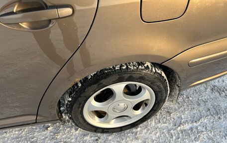 Toyota Avensis III рестайлинг, 2003 год, 525 000 рублей, 16 фотография