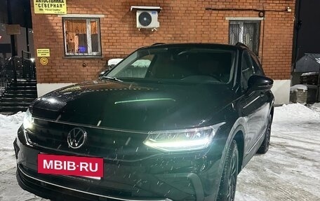 Volkswagen Tiguan II, 2021 год, 2 299 000 рублей, 10 фотография