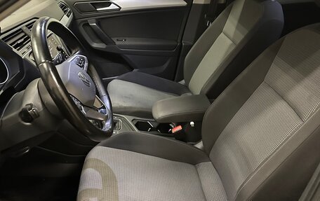 Volkswagen Tiguan II, 2021 год, 2 299 000 рублей, 19 фотография