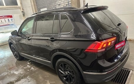 Volkswagen Tiguan II, 2021 год, 2 299 000 рублей, 20 фотография