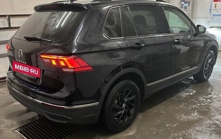 Volkswagen Tiguan II, 2021 год, 2 299 000 рублей, 25 фотография