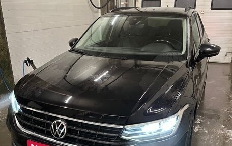 Volkswagen Tiguan II, 2021 год, 2 299 000 рублей, 30 фотография