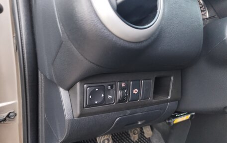 Nissan Note II рестайлинг, 2010 год, 700 000 рублей, 12 фотография