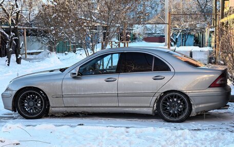 Mercedes-Benz C-Класс, 2005 год, 850 000 рублей, 3 фотография