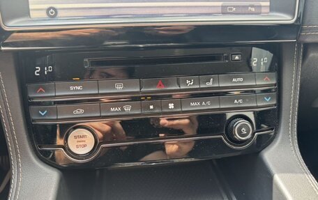 Jaguar F-Pace, 2018 год, 3 650 000 рублей, 15 фотография