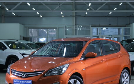 Hyundai Solaris II рестайлинг, 2015 год, 949 000 рублей, 3 фотография