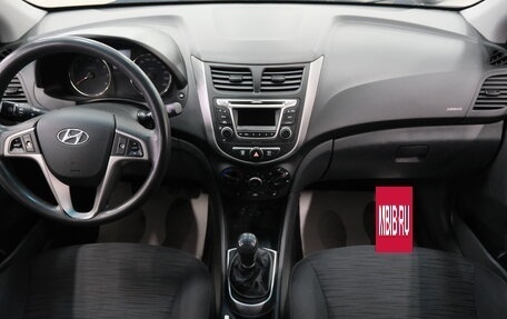 Hyundai Solaris II рестайлинг, 2015 год, 949 000 рублей, 13 фотография