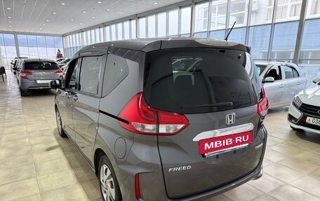 Honda Freed II, 2017 год, 1 690 000 рублей, 6 фотография