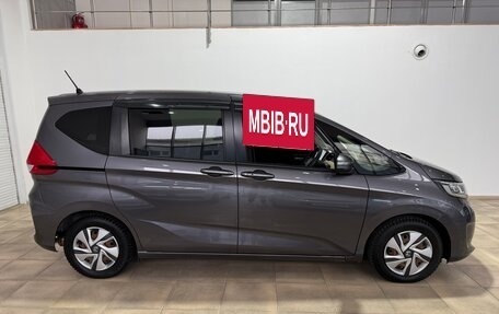 Honda Freed II, 2017 год, 1 690 000 рублей, 7 фотография