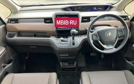 Honda Freed II, 2023 год, 1 450 000 рублей, 5 фотография