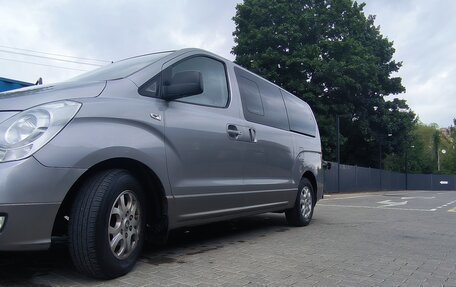 Hyundai H-1 II рестайлинг, 2012 год, 2 050 000 рублей, 1 фотография