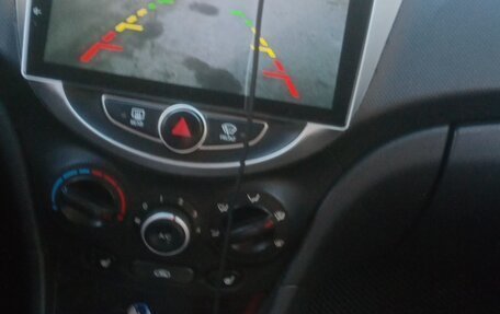 Hyundai Solaris II рестайлинг, 2012 год, 620 000 рублей, 4 фотография