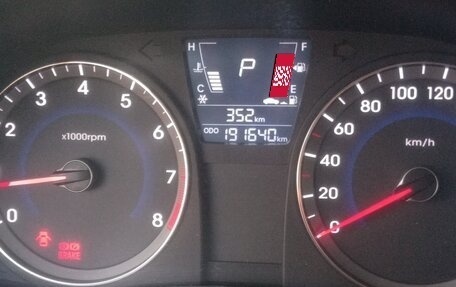 Hyundai Solaris II рестайлинг, 2012 год, 620 000 рублей, 9 фотография