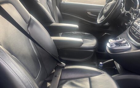 Mercedes-Benz V-Класс, 2017 год, 4 650 000 рублей, 6 фотография