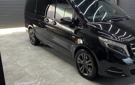 Mercedes-Benz V-Класс, 2017 год, 4 650 000 рублей, 30 фотография