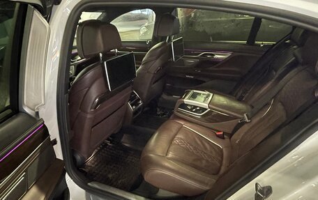 BMW 7 серия, 2017 год, 3 300 000 рублей, 8 фотография