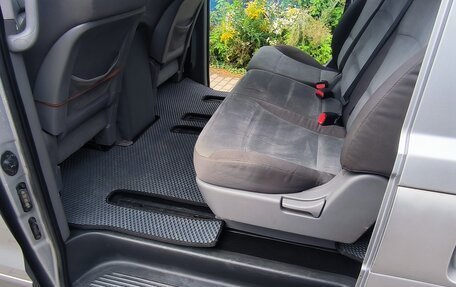 Hyundai H-1 II рестайлинг, 2012 год, 2 050 000 рублей, 21 фотография