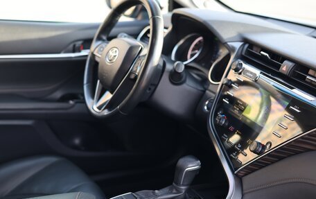 Toyota Camry, 2020 год, 3 100 000 рублей, 19 фотография