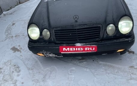 Mercedes-Benz E-Класс, 1997 год, 295 000 рублей, 3 фотография