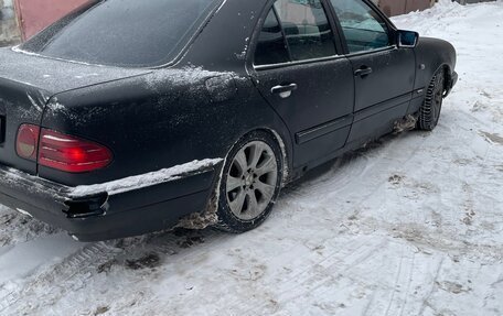 Mercedes-Benz E-Класс, 1997 год, 295 000 рублей, 5 фотография