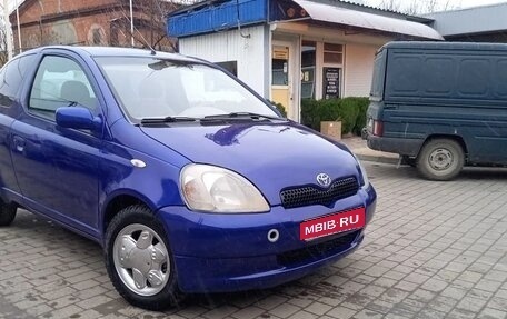 Toyota Yaris I рестайлинг, 2000 год, 265 000 рублей, 1 фотография