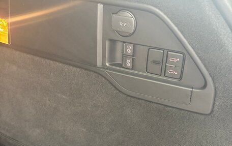 Volkswagen Touareg III, 2011 год, 1 850 000 рублей, 8 фотография