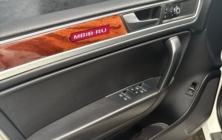 Volkswagen Touareg III, 2011 год, 1 850 000 рублей, 10 фотография