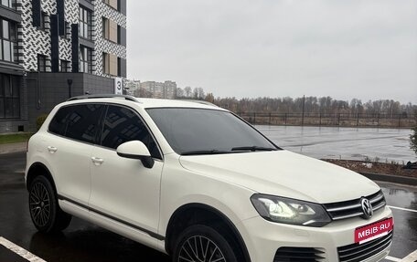 Volkswagen Touareg III, 2011 год, 1 850 000 рублей, 3 фотография