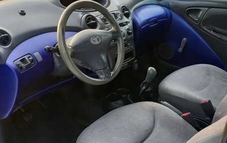 Toyota Yaris I рестайлинг, 2000 год, 265 000 рублей, 10 фотография