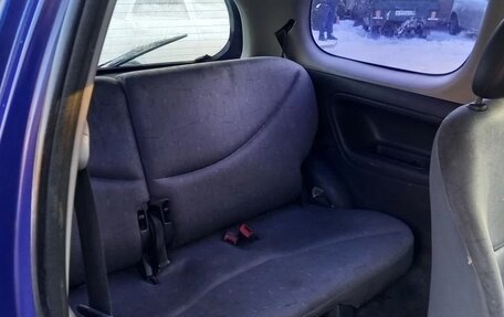 Toyota Yaris I рестайлинг, 2000 год, 265 000 рублей, 11 фотография