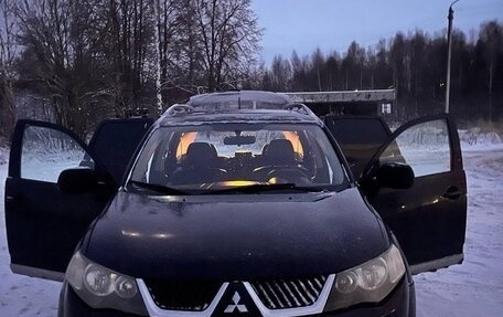 Mitsubishi Outlander III рестайлинг 3, 2007 год, 650 000 рублей, 2 фотография