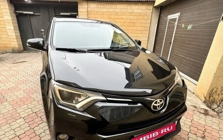 Toyota RAV4, 2015 год, 2 100 000 рублей, 2 фотография