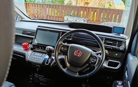 Honda Stepwgn IV, 2016 год, 1 780 000 рублей, 7 фотография